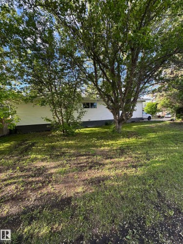 5201 Ravine Dr, Elk Point, AB 