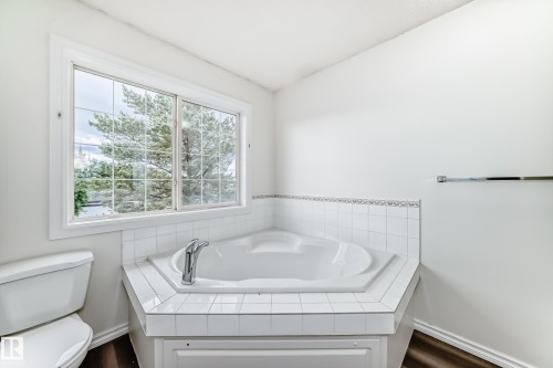 21208 89A Avenue, Edmonton, AB 