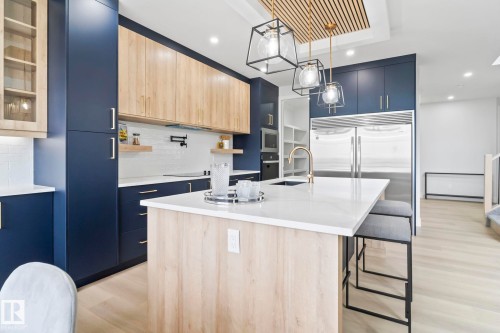 220 Wyatt Ridge, Fort Saskatchewan, AB - Indoor Photo Showing Kitchen With Upgraded Kitchen