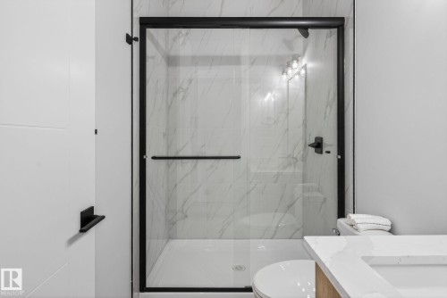 220 Wyatt Ridge, Fort Saskatchewan, AB - Indoor Photo Showing Bathroom