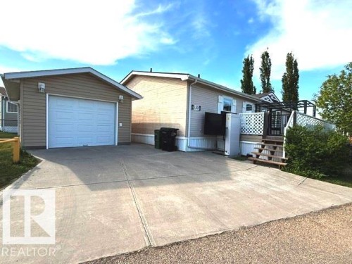 530 Maplewood Crescent  Edmonton, AB T6P 0A9