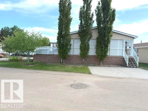 530 Maplewood Crescent, Edmonton, AB 