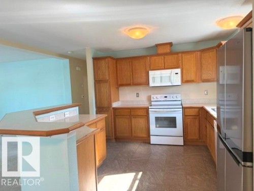 530 Maplewood Crescent, Edmonton, AB 