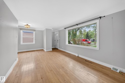 8706 83 Avenue, Edmonton, AB 