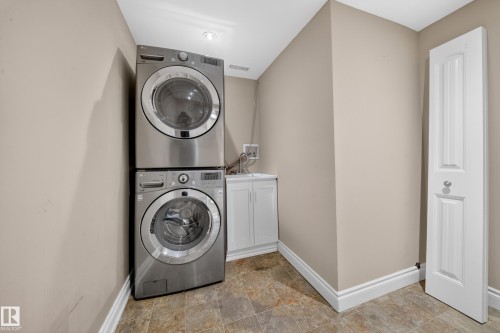 8706 83 Avenue, Edmonton, AB 