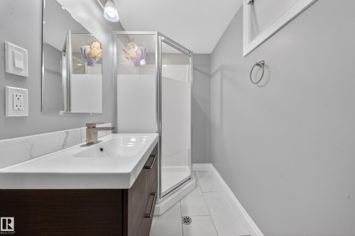 8706 83 Avenue, Edmonton, AB 