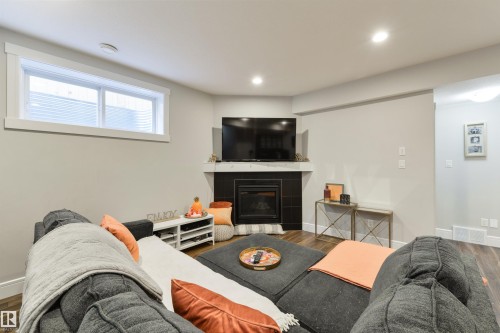 5125 Corvette Street, Edmonton, AB 