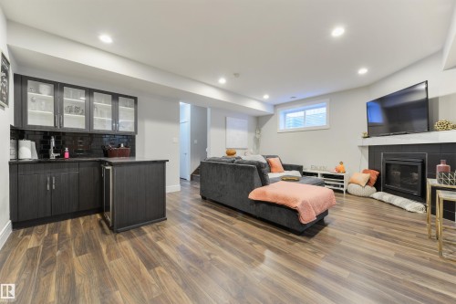 5125 Corvette Street, Edmonton, AB 