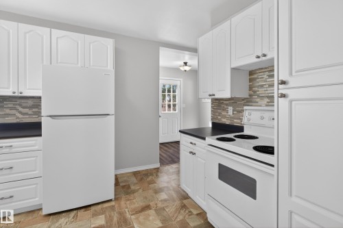 5409 49 Ave, Camrose, AB 