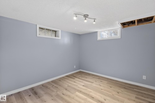 5409 49 Ave, Camrose, AB 