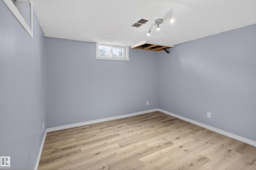 5409 49 Ave, Camrose, AB 