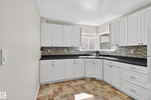 5409 49 Ave, Camrose, AB 