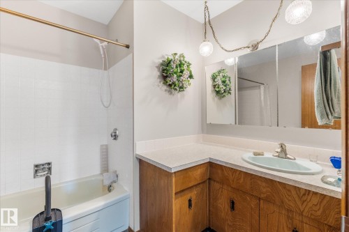13 Oatway Drive, Stony Plain, AB 