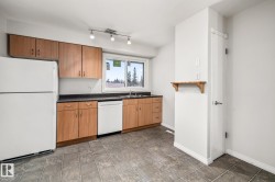145B ROYAL Road  Edmonton, AB T6J 2E7