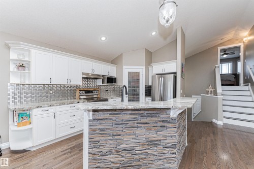9410 104 Avenue, Morinville, AB 