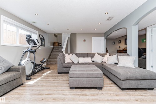9410 104 Avenue, Morinville, AB 