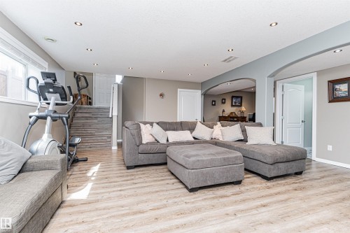 9410 104 Avenue, Morinville, AB 