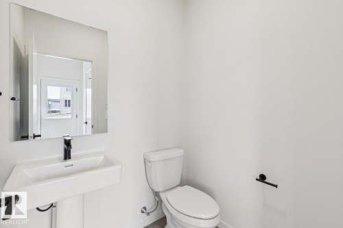 8124 228 Street, Edmonton, AB 