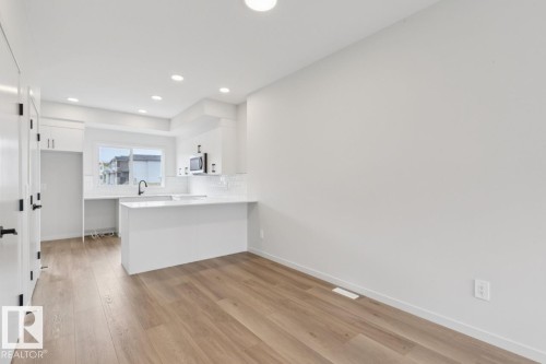 8124 228 Street, Edmonton, AB 