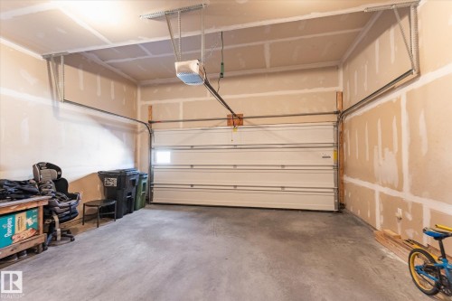 1 16537 130A Street, Edmonton, AB - Indoor Photo Showing Garage