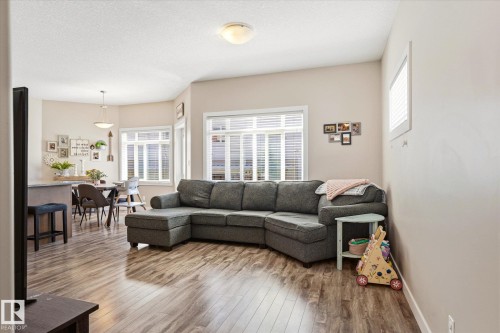 1 16537 130A Street, Edmonton, AB - Indoor Photo Showing Living Room