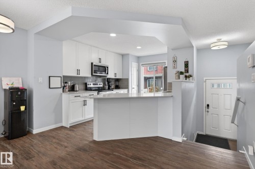 Kitchen - 62 3305 Orchards Link, Edmonton, AB 