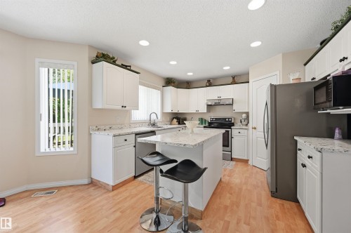 514 Butterworth Way, Edmonton, AB 