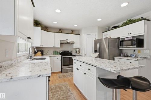 514 Butterworth Way, Edmonton, AB 