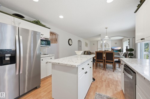 514 Butterworth Way, Edmonton, AB 