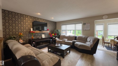 8826 24 Avenue, Edmonton, AB 