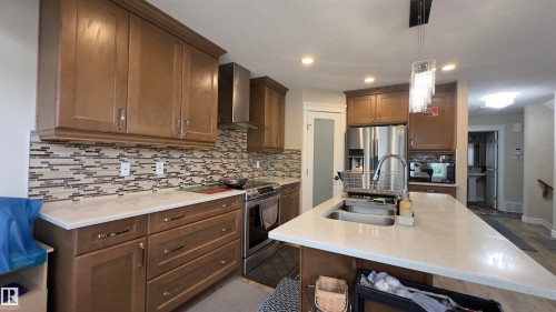 8826 24 Avenue, Edmonton, AB 