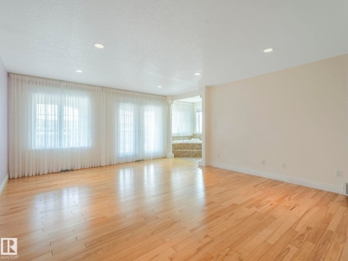 7504 161A Avenue, Edmonton, AB - Indoor Photo Showing Other Room