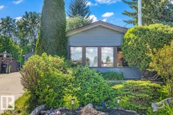 135 HOMESTEAD Crescent NW  Edmonton, AB T5A 2Y1