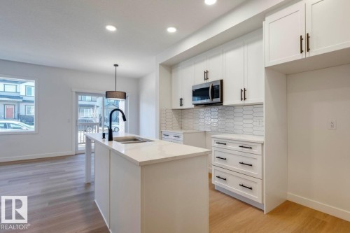 9 710 Mattson Drive, Edmonton, AB 