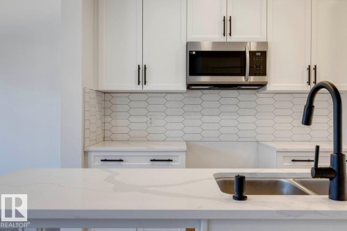 9 710 Mattson Drive, Edmonton, AB 
