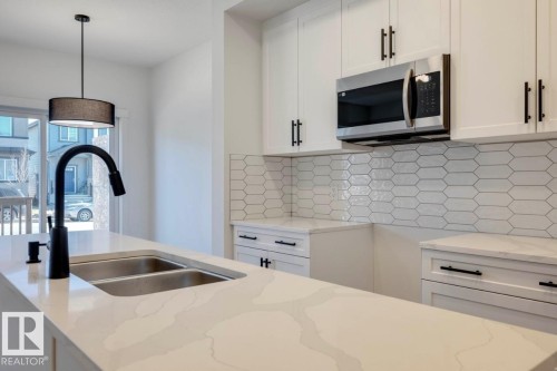 9 710 Mattson Drive, Edmonton, AB 