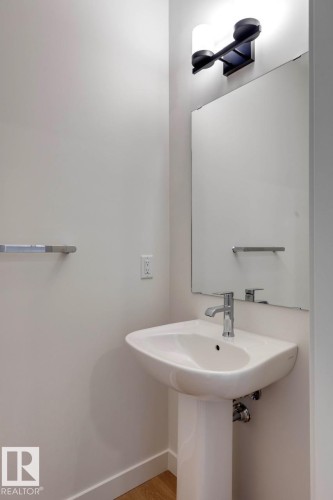 9 710 Mattson Drive, Edmonton, AB 