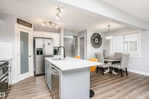 3713 11 Street, Edmonton, AB 