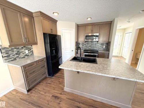 14005 158A Avenue, Edmonton, AB 
