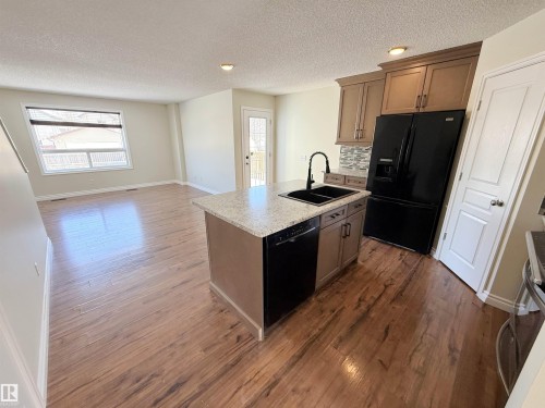 14005 158A Avenue, Edmonton, AB 