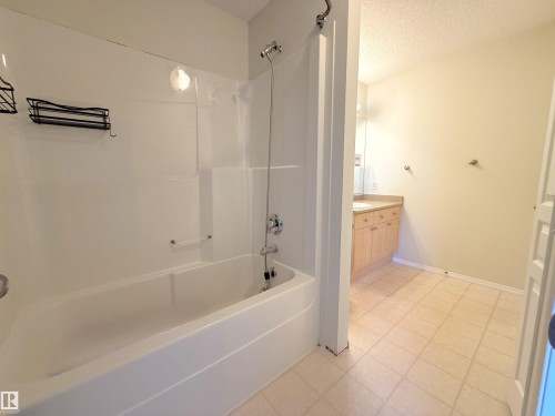 14005 158A Avenue, Edmonton, AB 