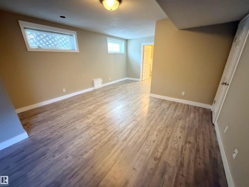 14005 158A Avenue, Edmonton, AB 