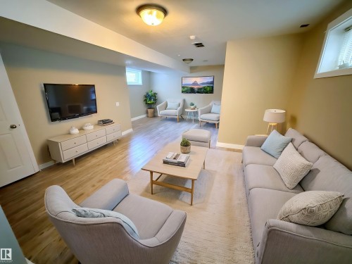 14005 158A Avenue, Edmonton, AB 