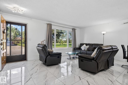 8835 152B Avenue, Edmonton, AB 