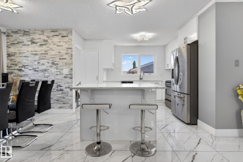 8835 152B Avenue, Edmonton, AB 