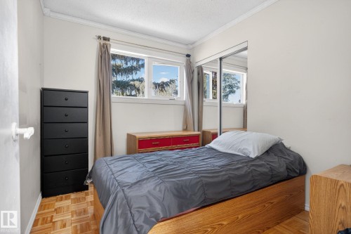 8835 152B Avenue, Edmonton, AB 