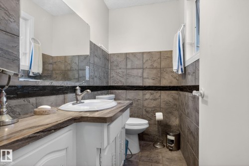 8835 152B Avenue, Edmonton, AB 