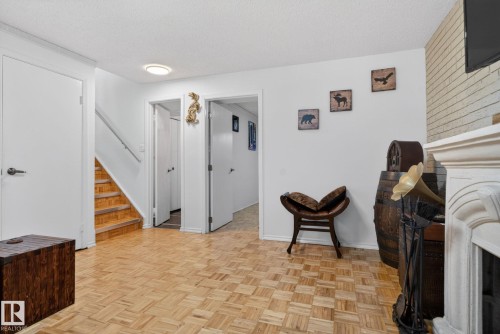 8835 152B Avenue, Edmonton, AB 