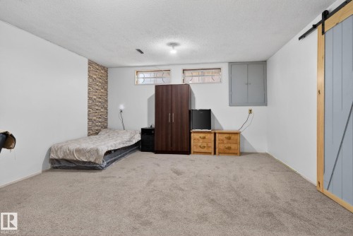 8835 152B Avenue, Edmonton, AB 