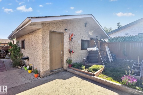 8835 152B Avenue, Edmonton, AB 